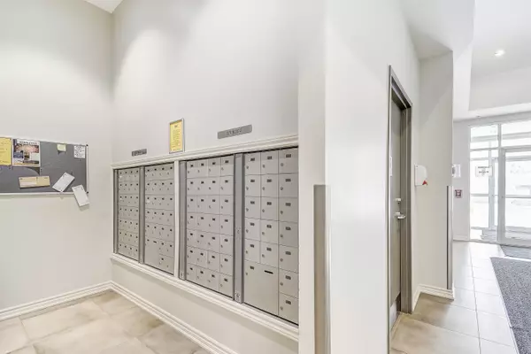 Milton, ON L9T 0Y8,1360 Costigan RD #211