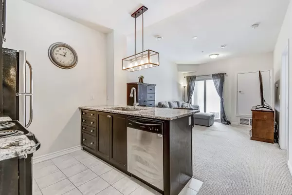 Milton, ON L9T 0Y8,1360 Costigan RD #211