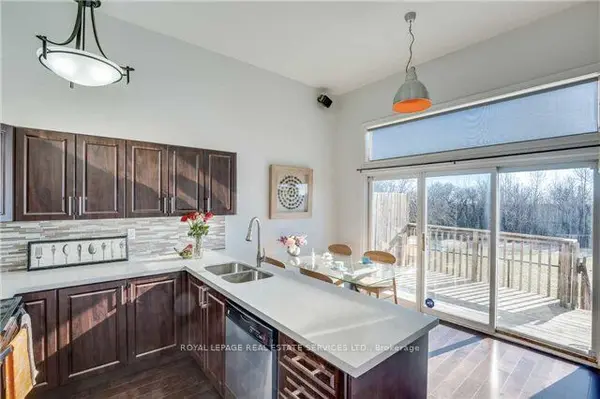 Mississauga, ON L5C 1C2,840 Dundas ST W #18