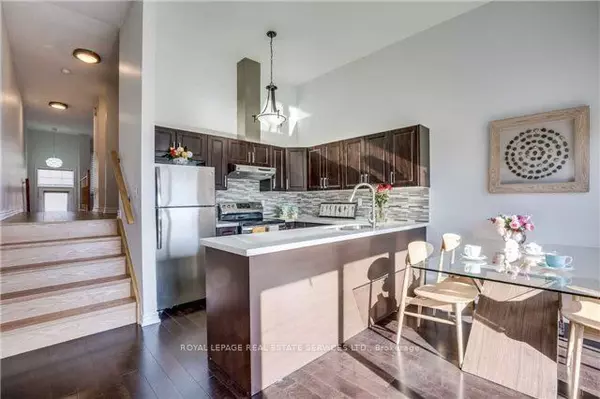 Mississauga, ON L5C 1C2,840 Dundas ST W #18