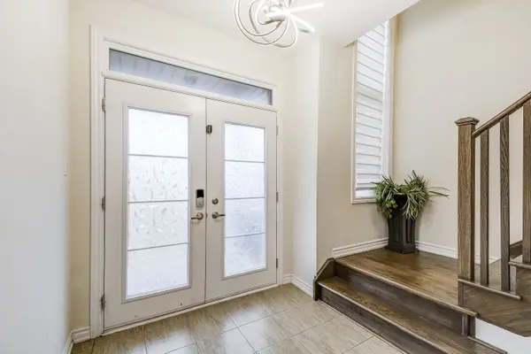 516 Barker Pkwy, Thorold, ON L2V 0K1