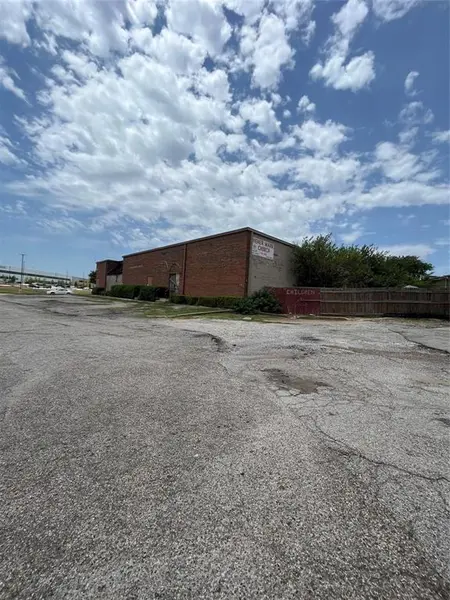 3304 W Camp Wisdom Road #A and B, Dallas, TX 75237