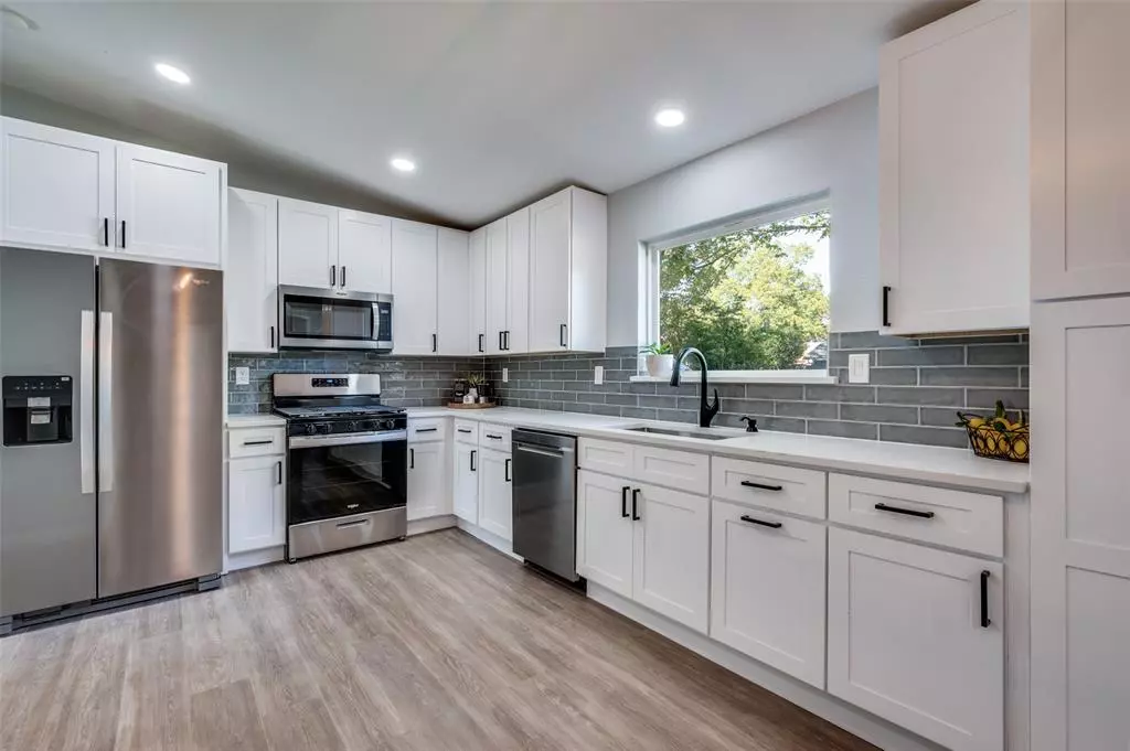 Lake Dallas, TX 75065,718 Glen Rhea Drive