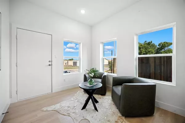 Dallas, TX 75203,312 N Lancaster Avenue #101