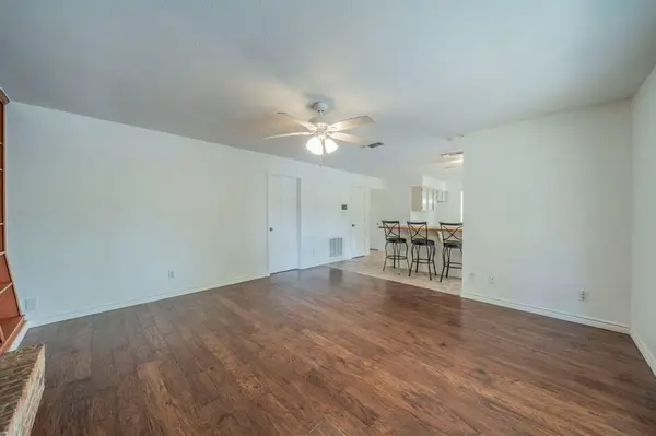 Grand Prairie, TX 75052,2321 Warwick Avenue