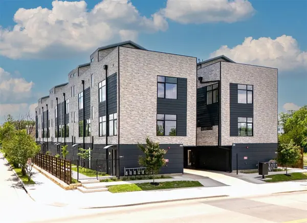 Dallas, TX 75203,430 E 8th #206