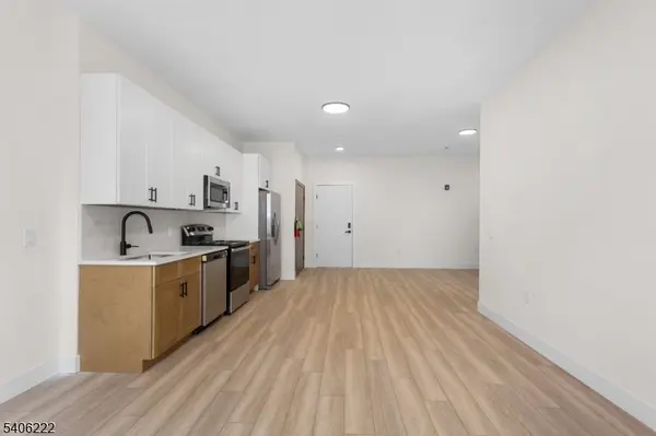 Paterson City, NJ 07503,87 Mary St #503