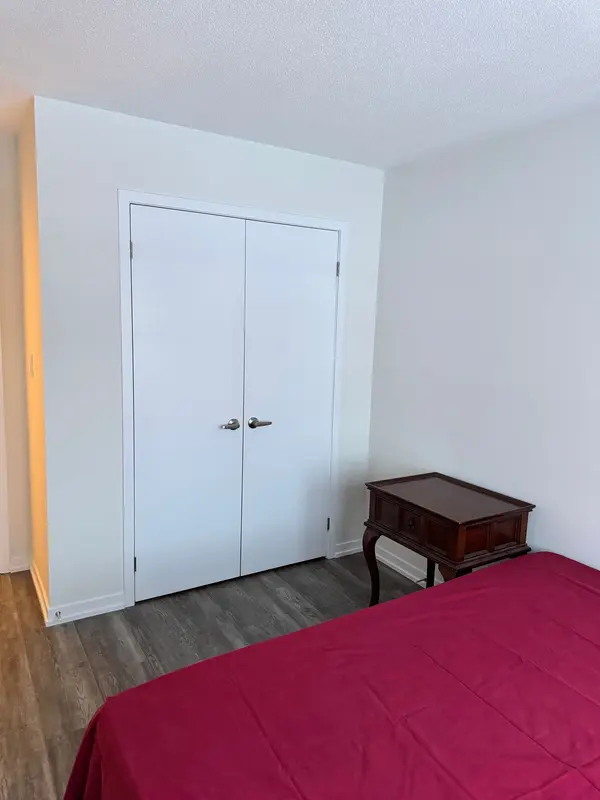 Oshawa, ON L1L 0W4,1537 Wheatcroft DR