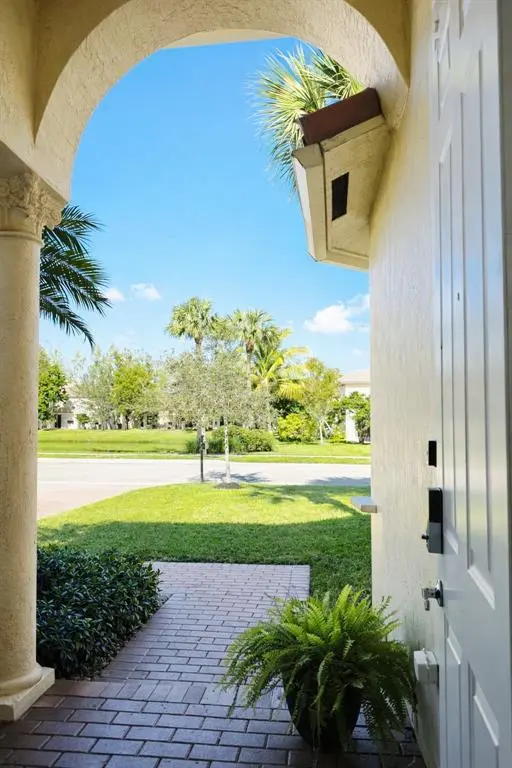 Coconut Creek, FL 33073,7107 Pinecreek Ln