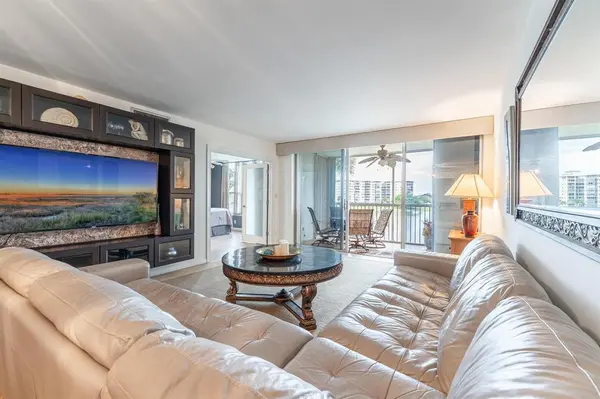 Pompano Beach, FL 33069,3091 N Course Dr #406