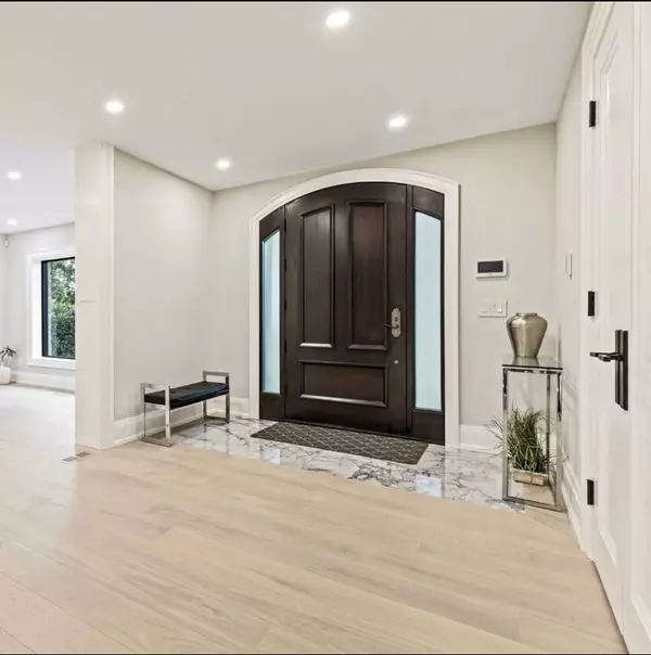 Mississauga, ON L5A 2K5,2506 Camilla RD