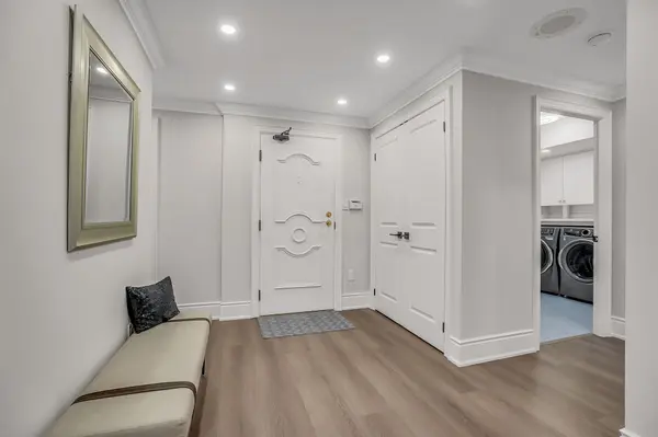 Oakville, ON L6L 5V2,2180 Marine DR #501