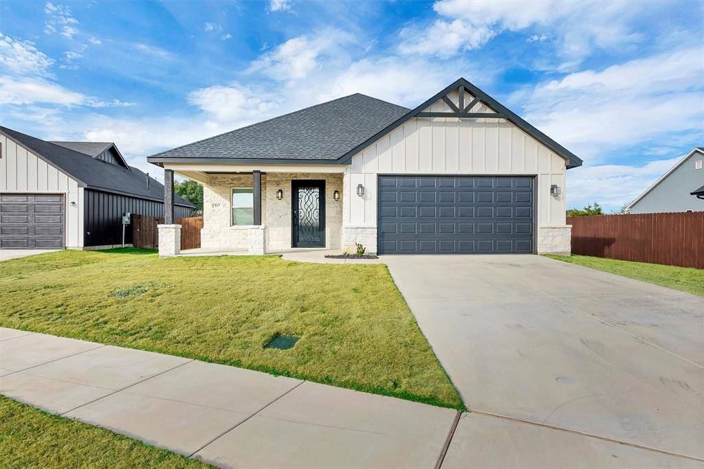 517 Highview Court, Godley, TX 76044