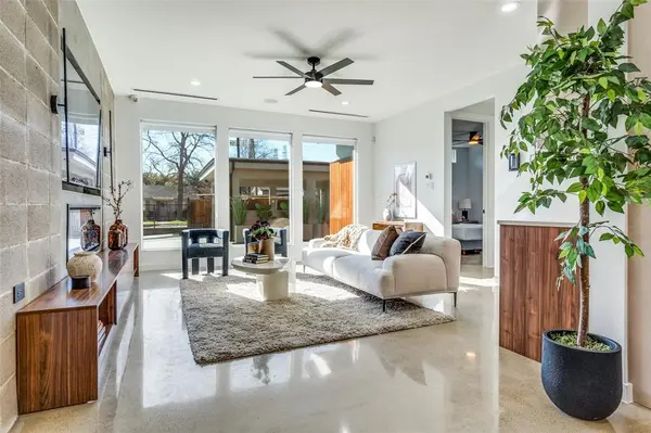 Dallas, TX 75216,1439 E Louisiana Avenue