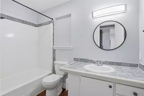 Cleburne, TX 76031,209 E Lone Star Avenue