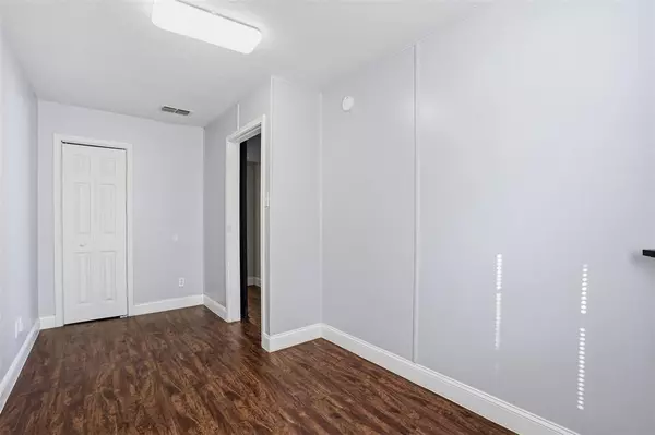 Cleburne, TX 76031,209 E Lone Star Avenue