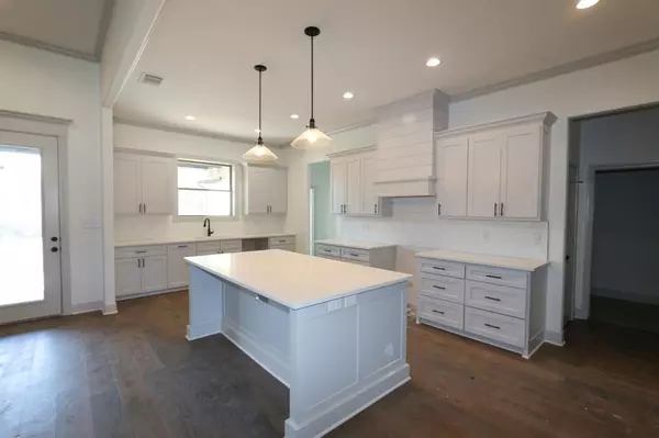 Tyler, TX 75703,16527 Cooper Way