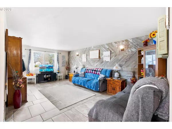 Eagle Point, OR 97524,133 EDITH CIR