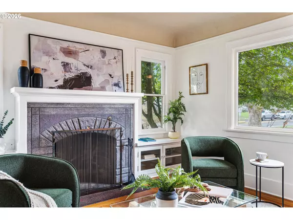 Portland, OR 97202,1706 SE Knapp ST