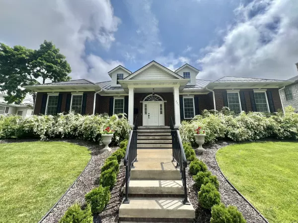 Hillsdale, MI 49242,221 N Manning ST