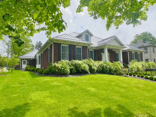 Hillsdale, MI 49242,221 N Manning ST