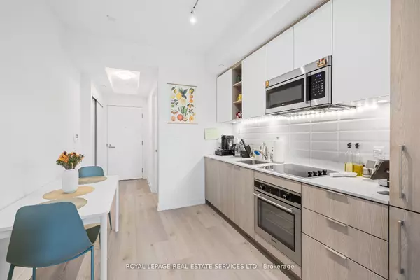 Toronto C01, ON M6K 0C9,50 Ordnance ST #1603