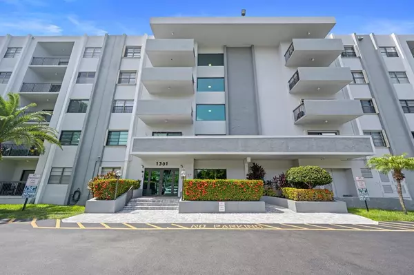 Hallandale Beach, FL 33009,1301 NE 7th St #113