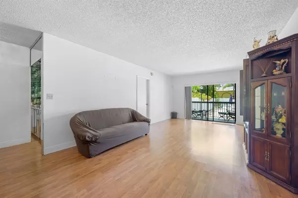 Hallandale Beach, FL 33009,1301 NE 7th St #113