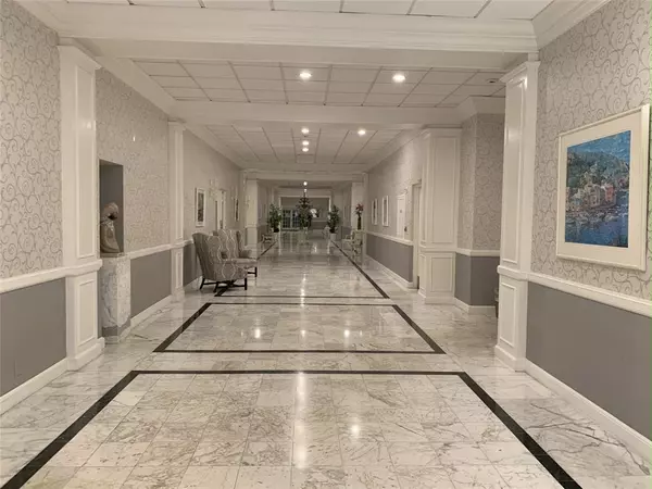 Hollywood, FL 33019,3800 S Ocean Dr #918