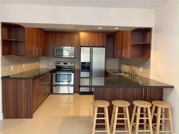 Hollywood, FL 33019,3800 S Ocean Dr #918