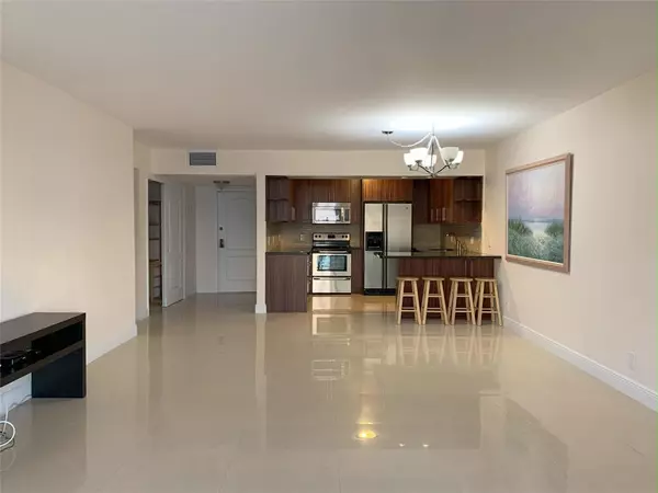 Hollywood, FL 33019,3800 S Ocean Dr #918