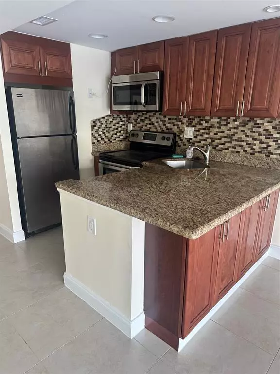 Fort Lauderdale, FL 33306,2900 NE 30TH ST #E2