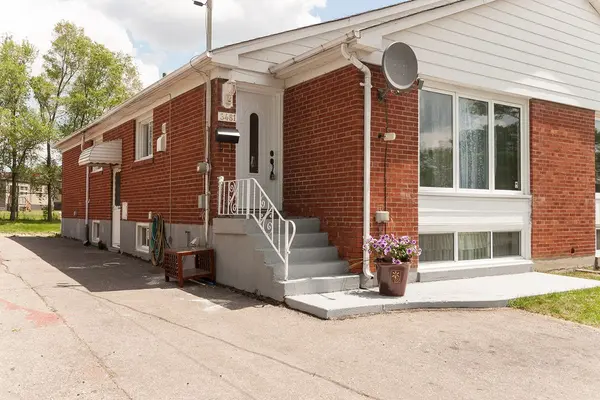 Mississauga, ON L5C 2R6,3481 Ashcroft CRES