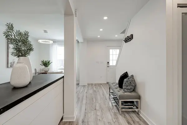 Hamilton, ON L8H 4C1,173 London ST N