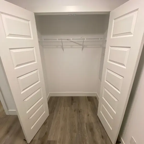 Guelph, ON N1G 4X2,26 Lowes RD W #401