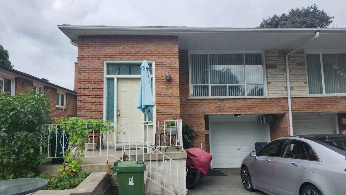 Toronto C15, ON M2H 2N1,44 MENTOR BLVD