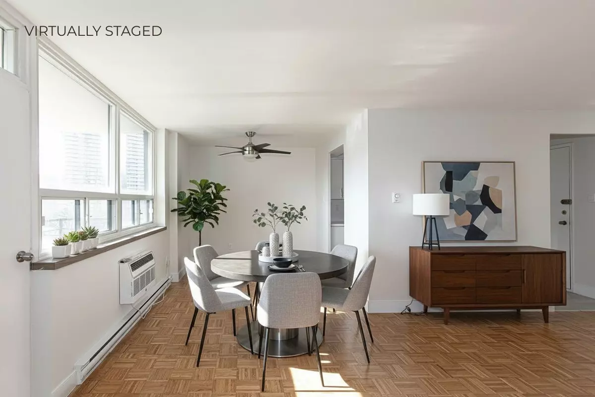 Toronto C08, ON M4Y 1M8,55 Isabella ST #202