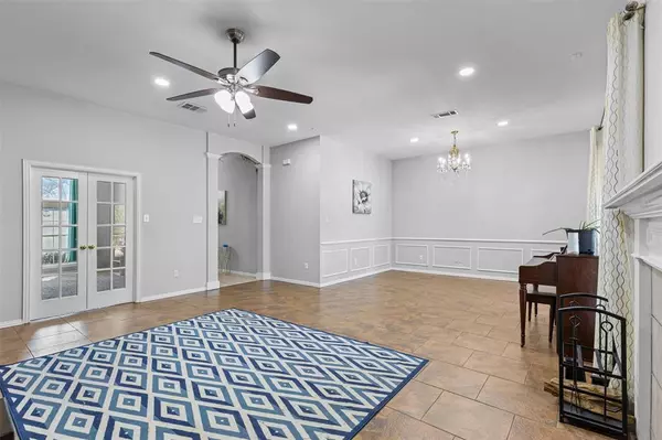 Arlington, TX 76001,4215 Bent Oaks Drive