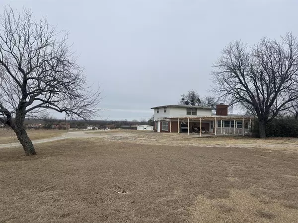 Jacksboro, TX 76458,1115 W Belknap