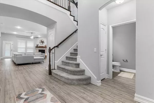 Fort Worth, TX 76052,817 Crest Breeze Drive