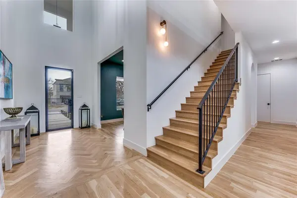 Dallas, TX 75229,3253 Jubilee Trail