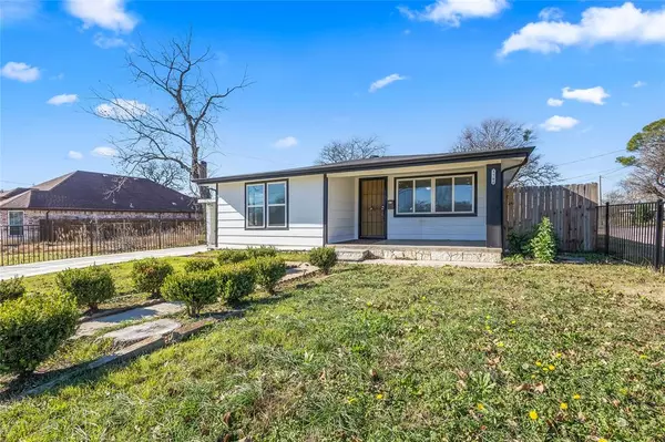 Fort Worth, TX 76105,1700 S Edgewood Terrace