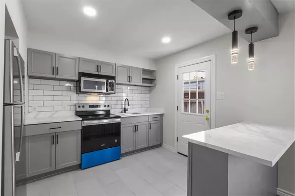 Dallas, TX 75235,4941 N Hall Street