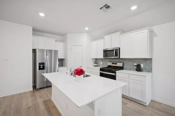 Princeton, TX 75407,907 Marigold Street