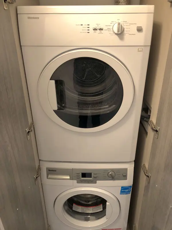 Toronto C08, ON M4Y 0C3,50 Charles ST E #1406