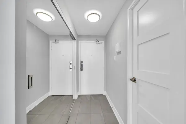 Toronto C08, ON M4Y 2P7,33 Isabella ST #713