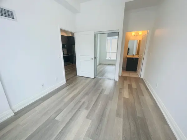 Toronto E05, ON M1T 3J7,3121 Sheppard AVE E #222