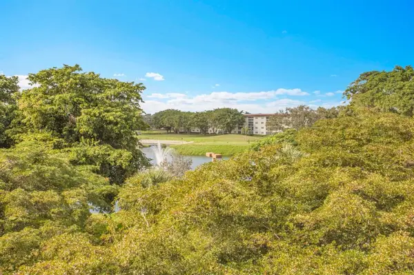 Coconut Creek, FL 33066,1601 Abaco Dr #D4