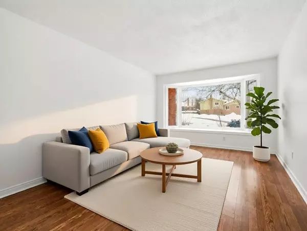 Brampton, ON L6Z 1J3,32 Courtleigh SQ