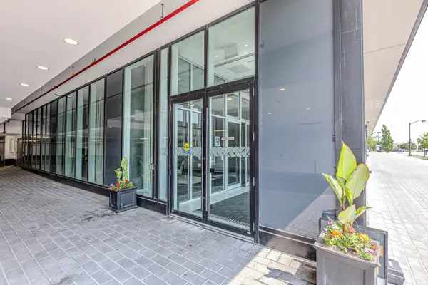 Oakville, ON L6H 3R7,2481 Taunton RD #1205